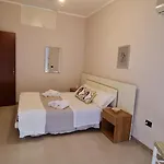 Da Fenisia Apartament *
